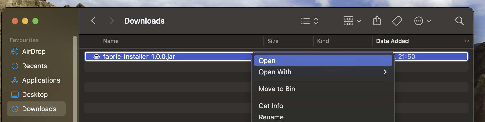 Кнопка "Open" при нажатии на файл установщика.